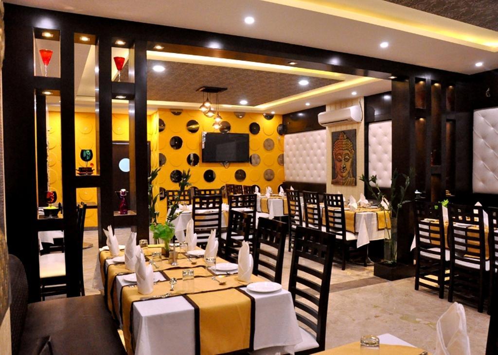 Bellevue Otel Gwalior Dış mekan fotoğraf