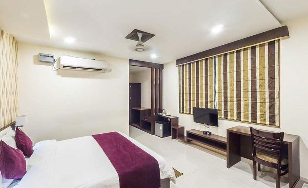 Bellevue Otel Gwalior Dış mekan fotoğraf